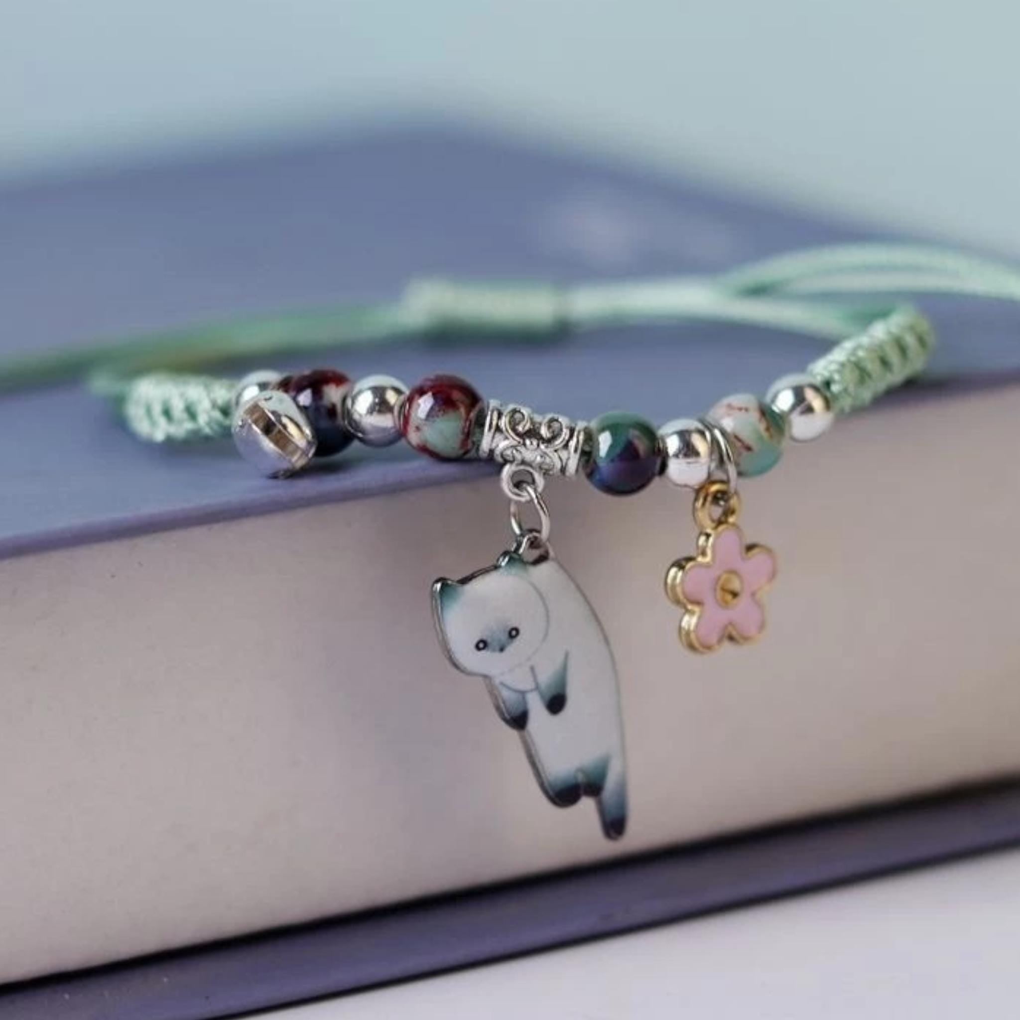 Minimalist Cat Charm Bracelet: Adjustable Wristband for Cat Lovers