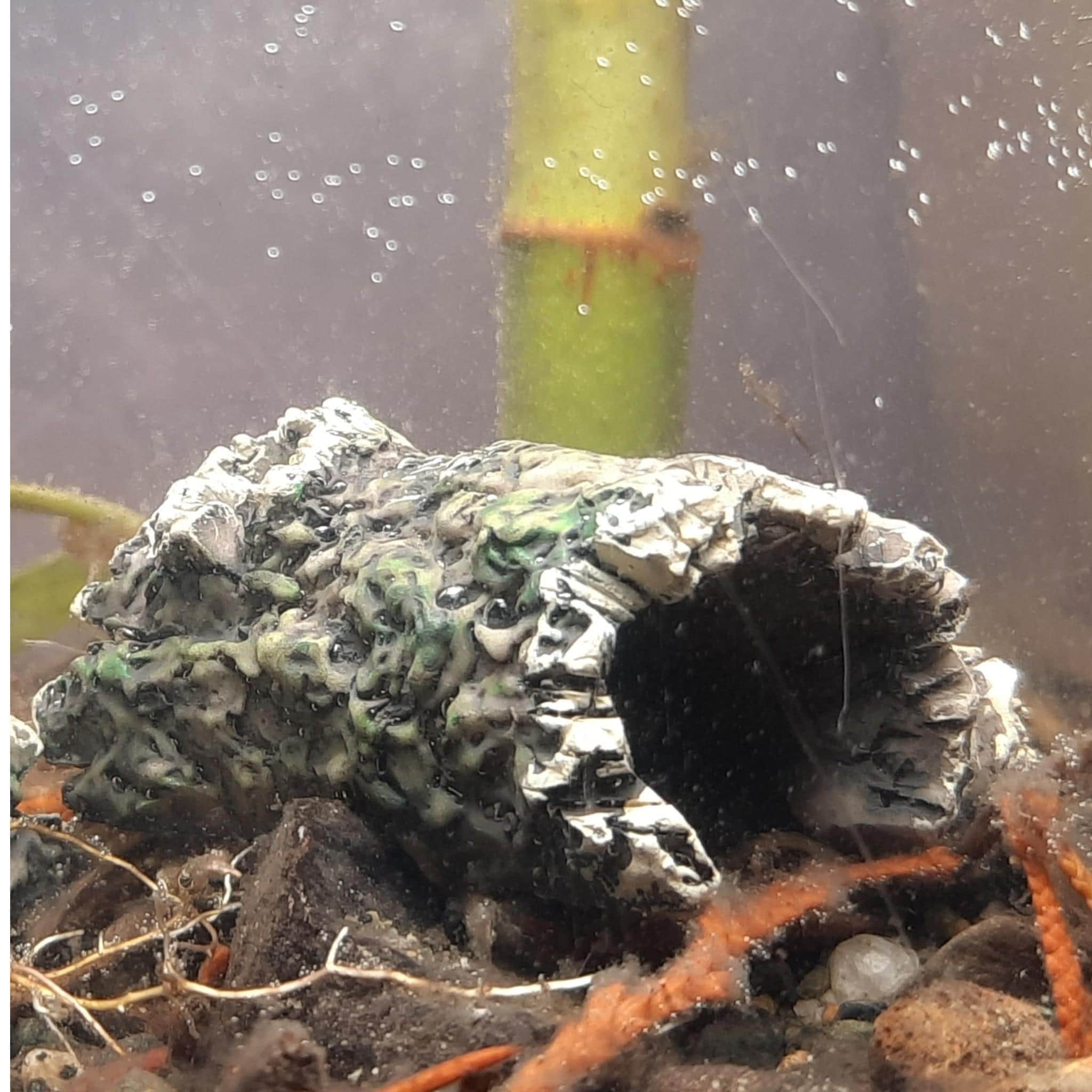 Mini Aquarium Log wood Hideout: Resin Fish Tank & Terrarium Cave