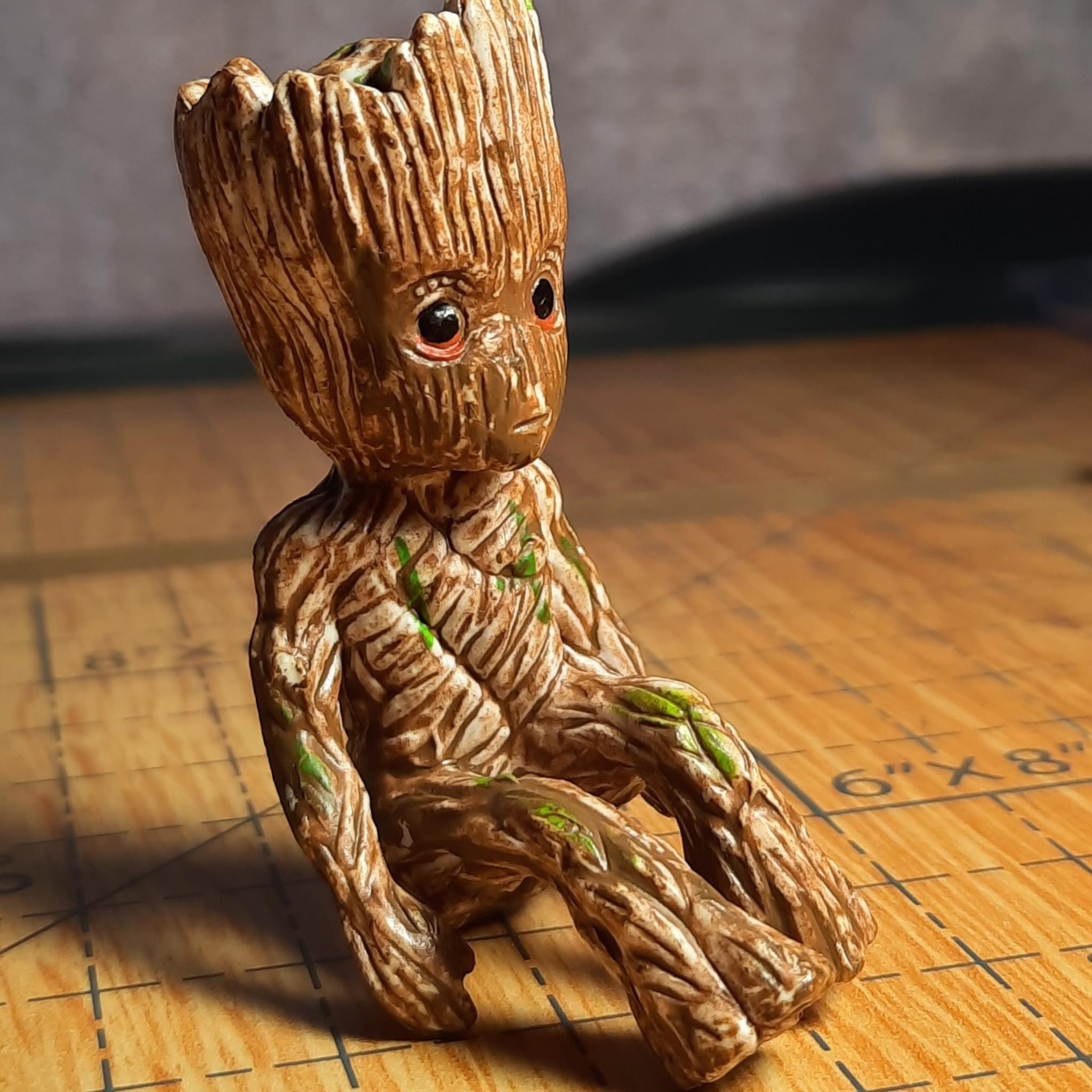 Mini Groot Aquarium Decoration: Resin Terrarium Figurine