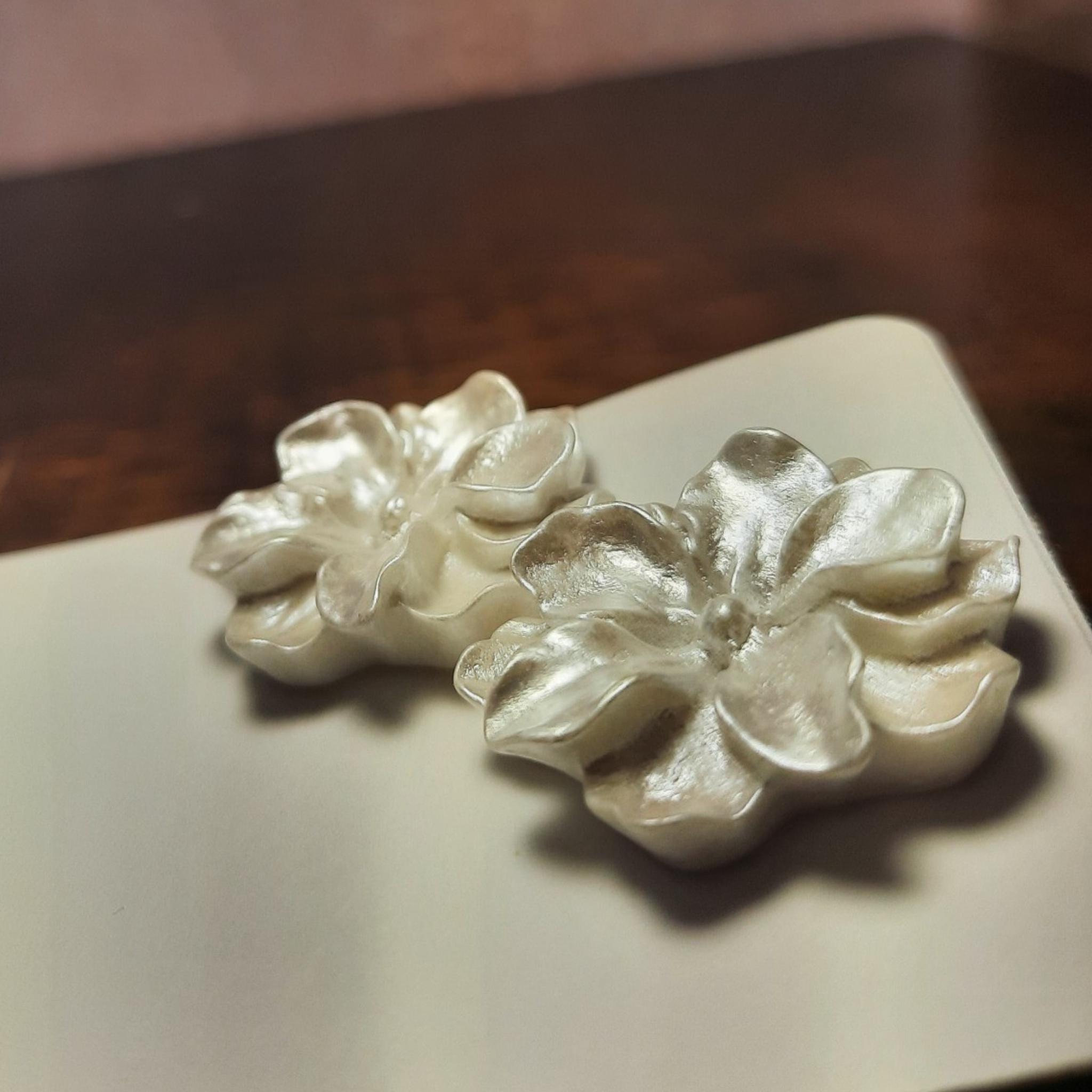White Resin Flower Earrings: Korean Style Pearl Petal Studs