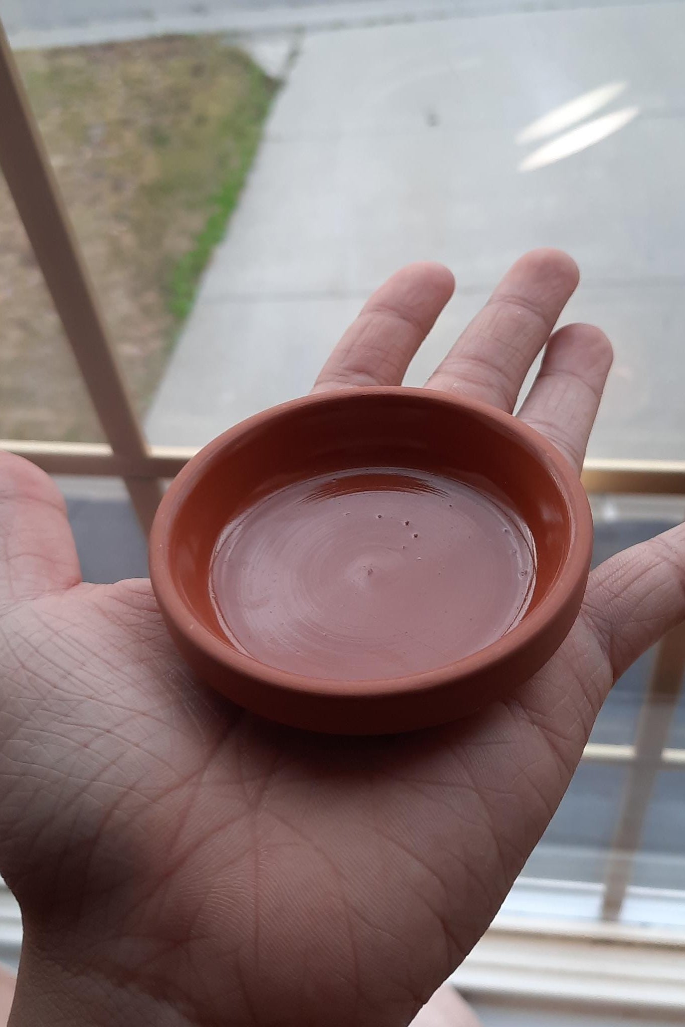 Ceramic Shrimp Feeding Dish: Terracotta Aquarium Plate for Nano Tanks